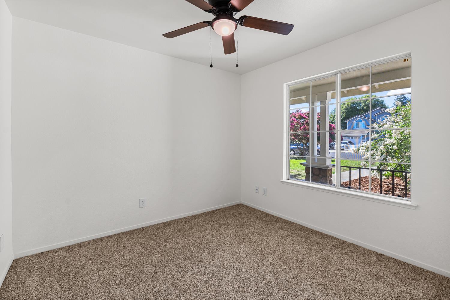 2723 Mitchell Ave, Clovis, CA 93611