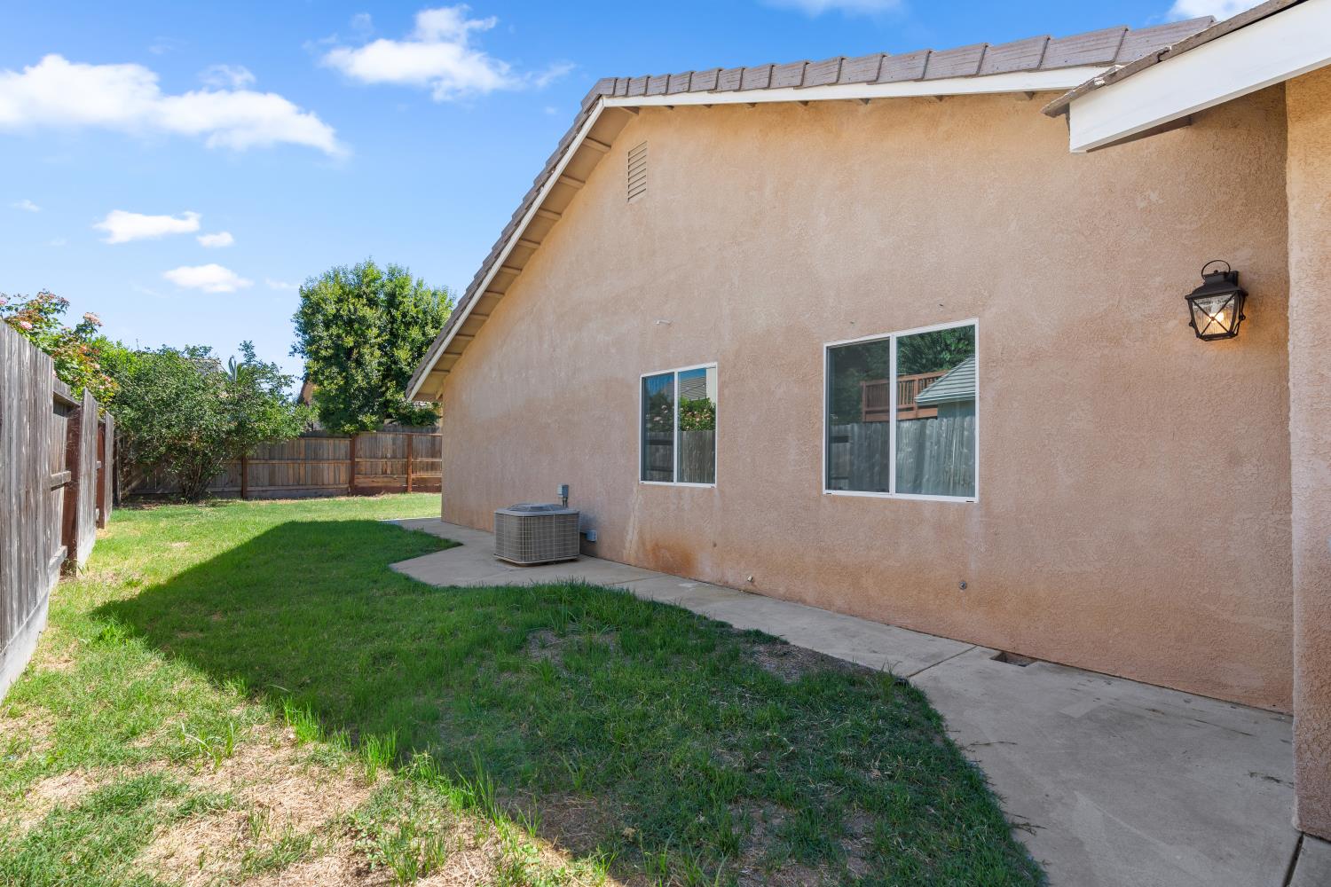 2723 Mitchell Ave, Clovis, CA 93611