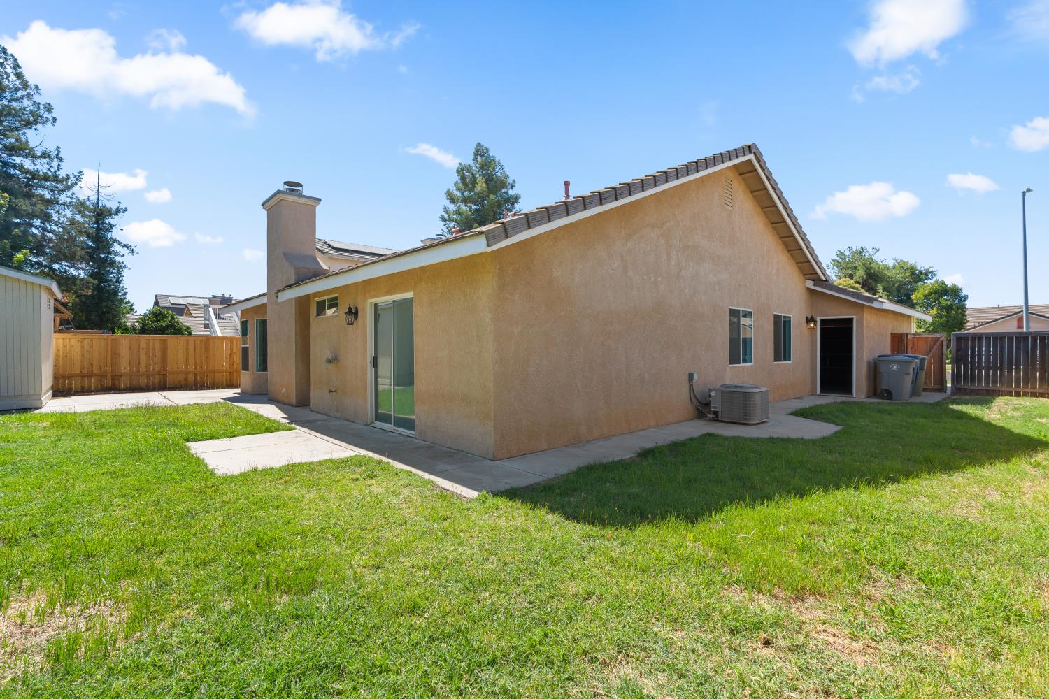 2723 Mitchell Ave, Clovis, CA 93611