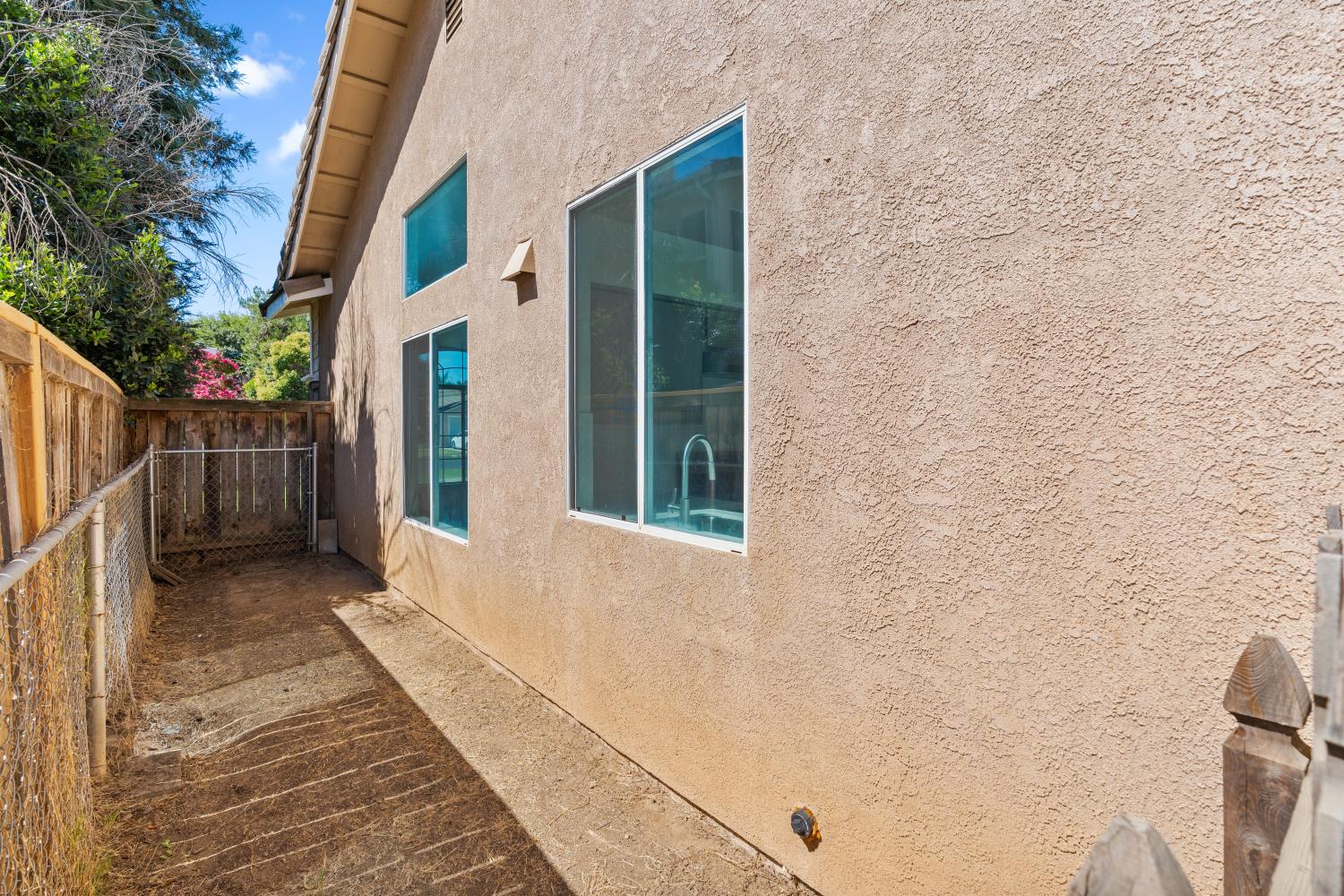 2723 Mitchell Ave, Clovis, CA 93611