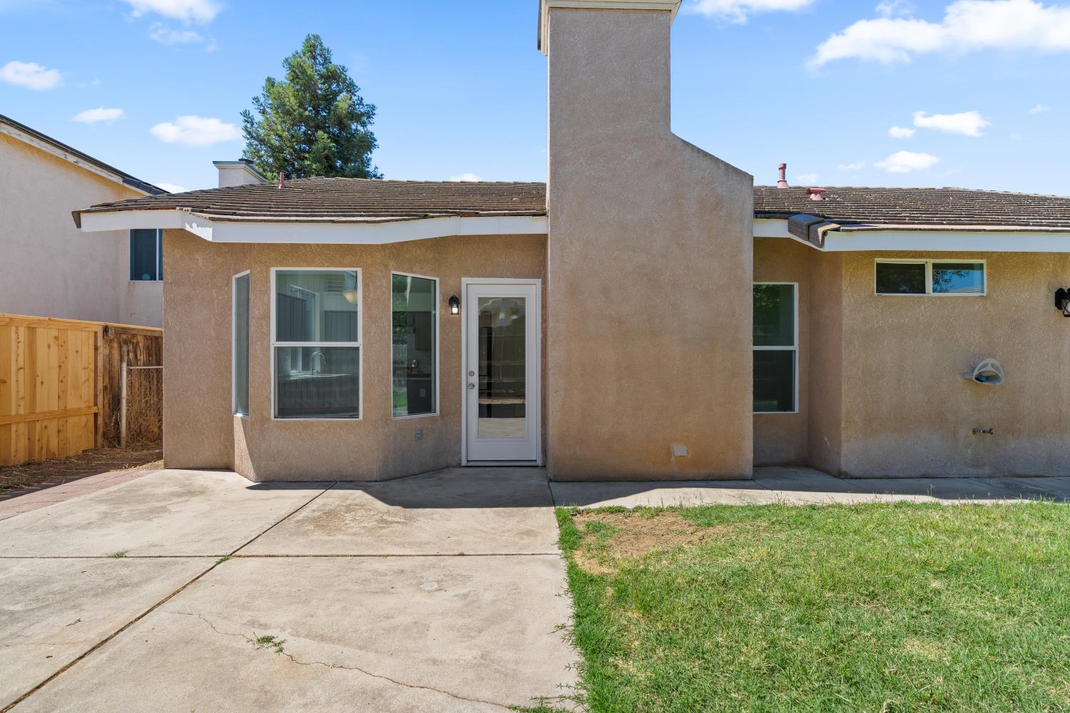 2723 Mitchell Ave, Clovis, CA 93611