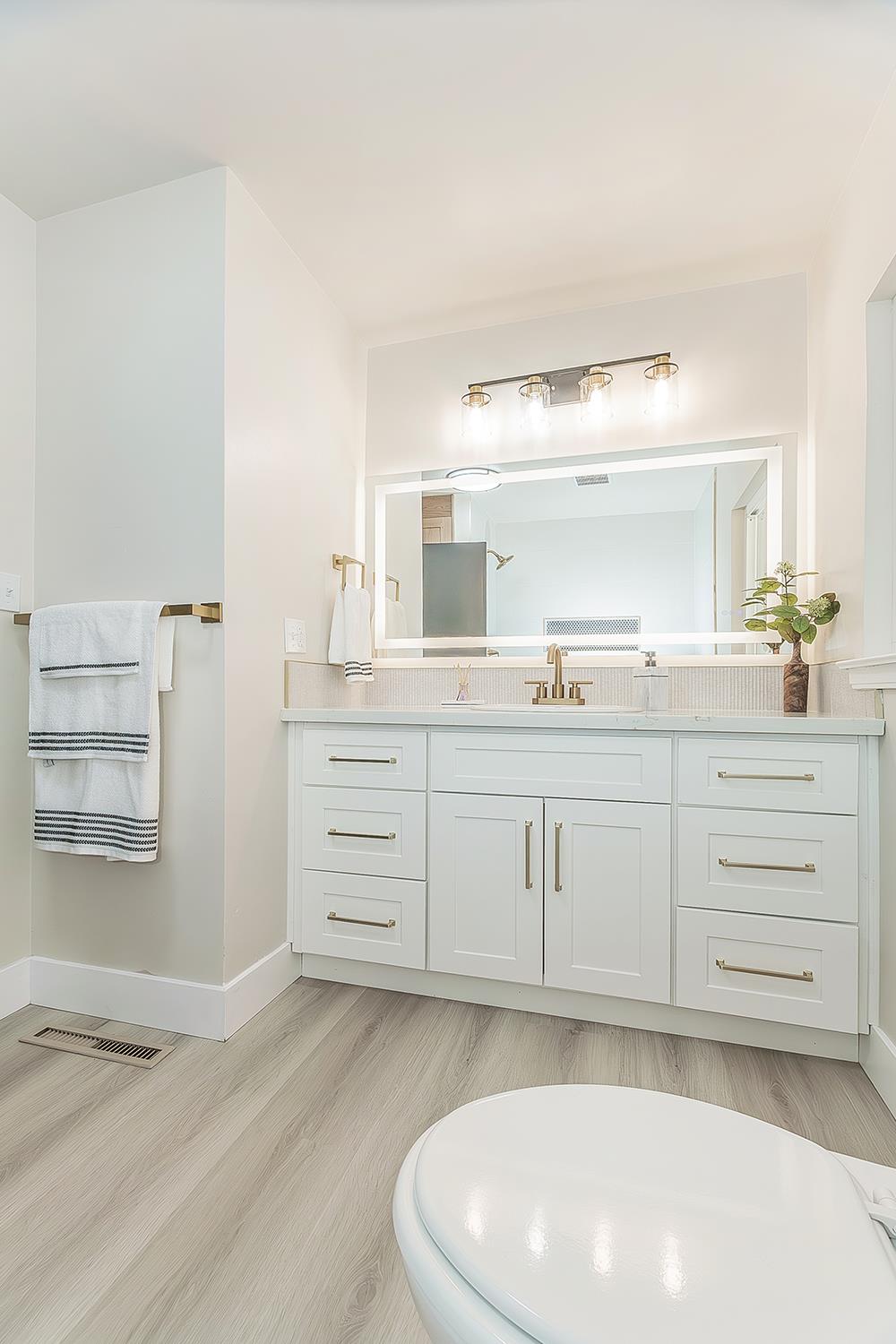 5383 Easterby Dr N, Fresno, CA 93727