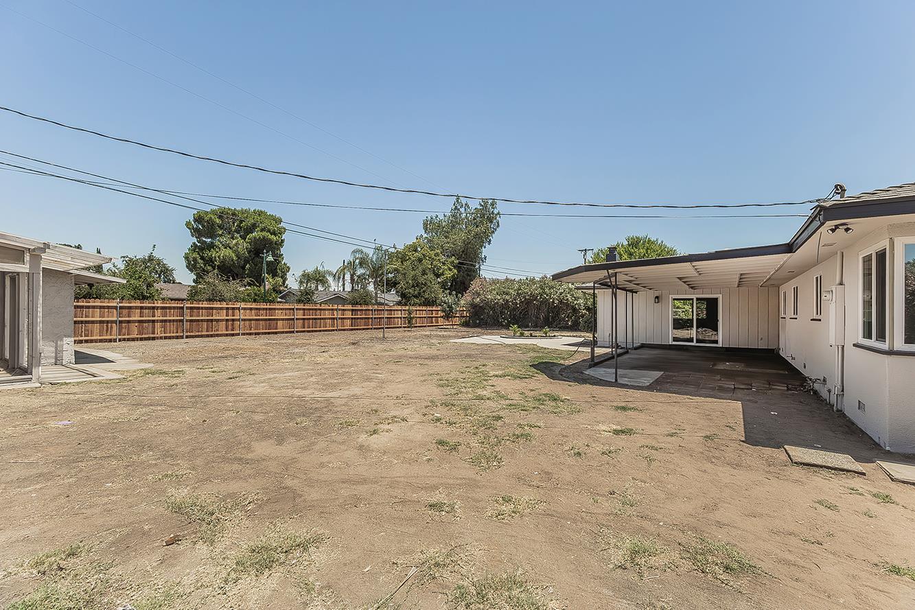 5383 Easterby Dr N, Fresno, CA 93727