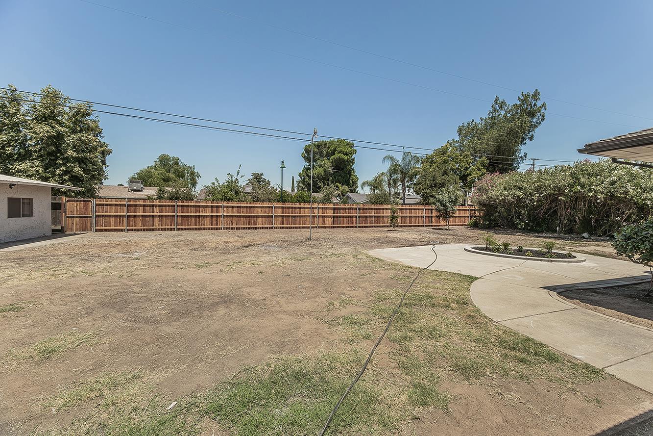 5383 Easterby Dr N, Fresno, CA 93727