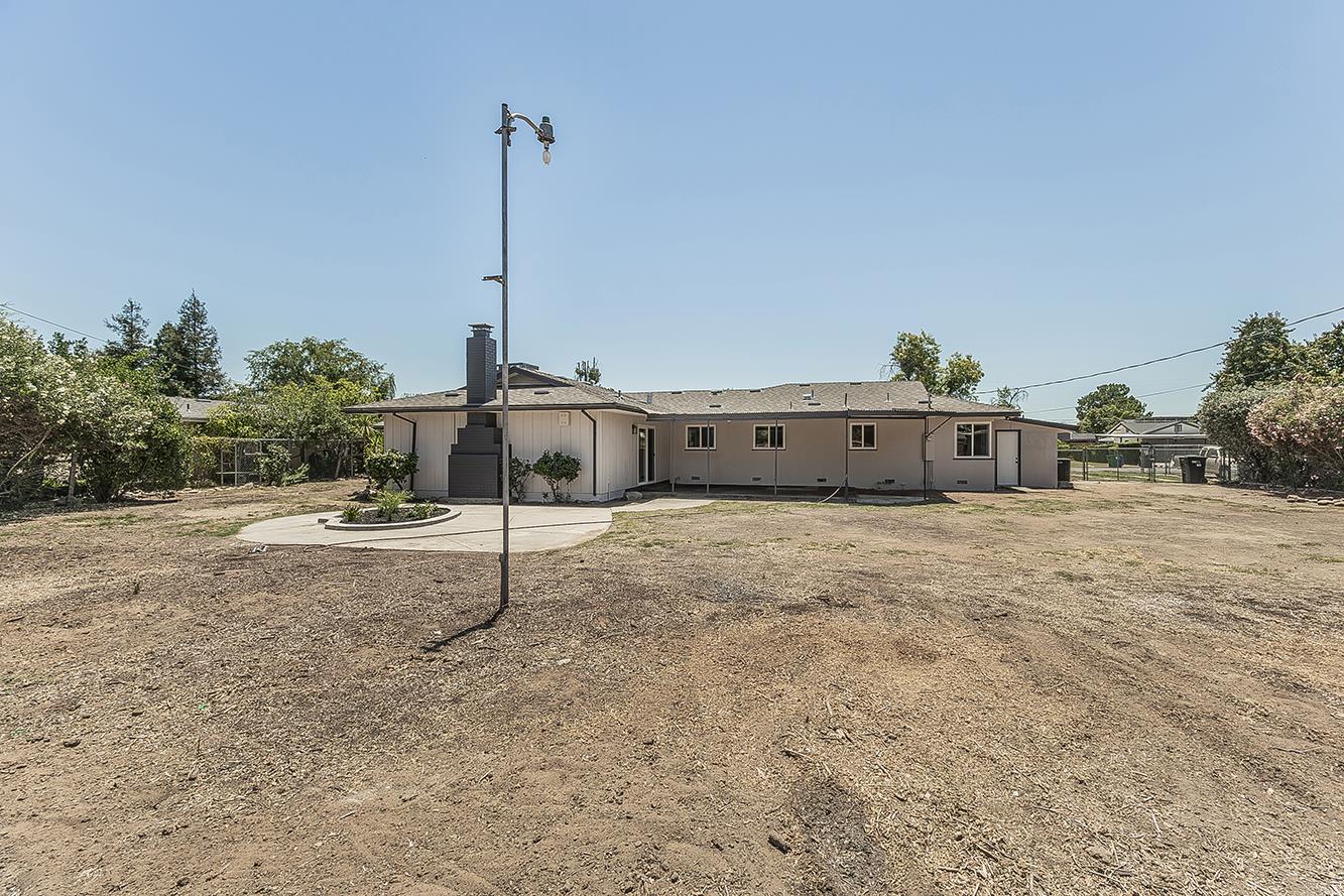 5383 Easterby Dr N, Fresno, CA 93727