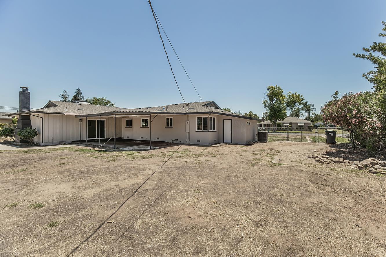 5383 Easterby Dr N, Fresno, CA 93727