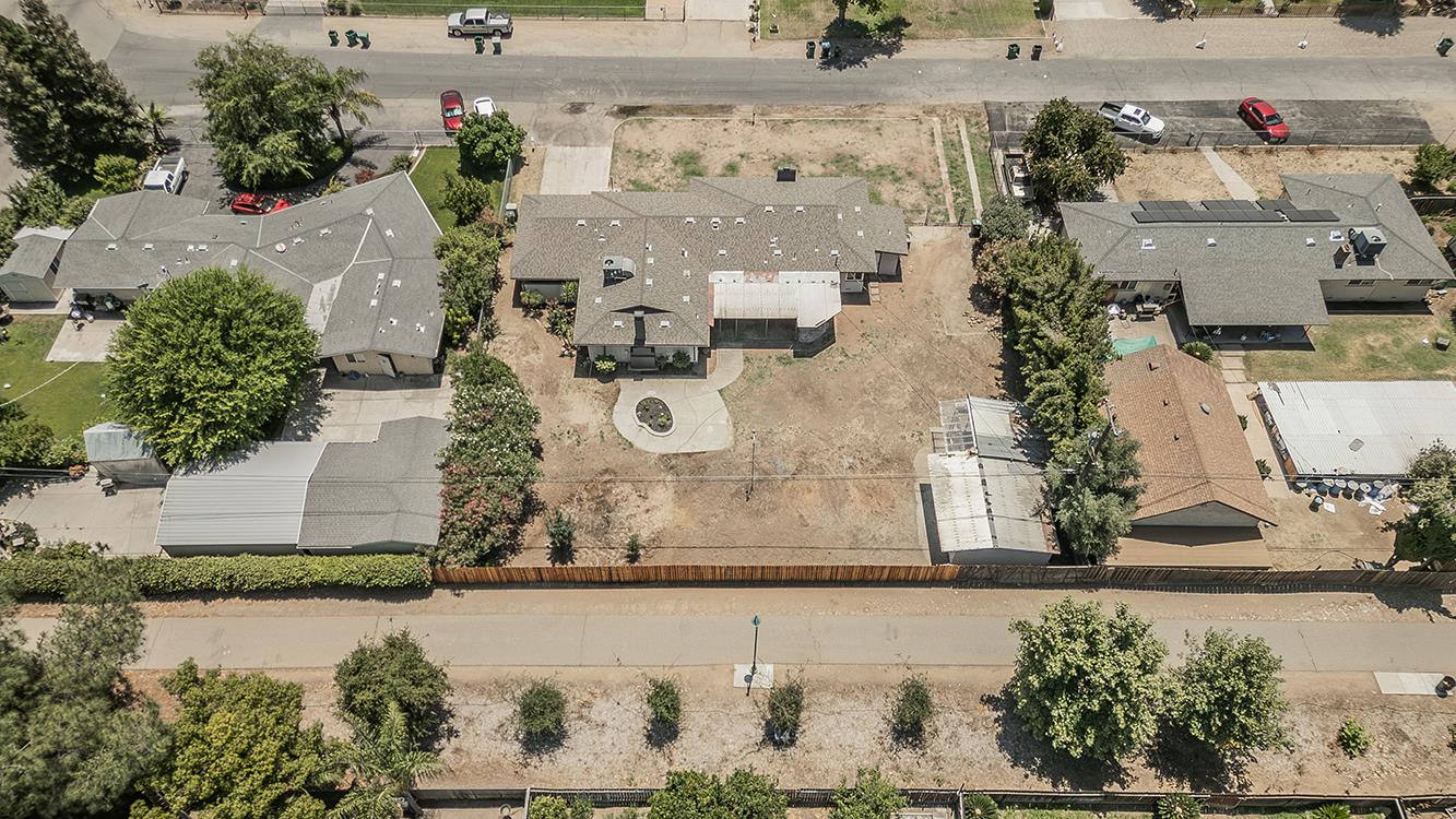 5383 Easterby Dr N, Fresno, CA 93727