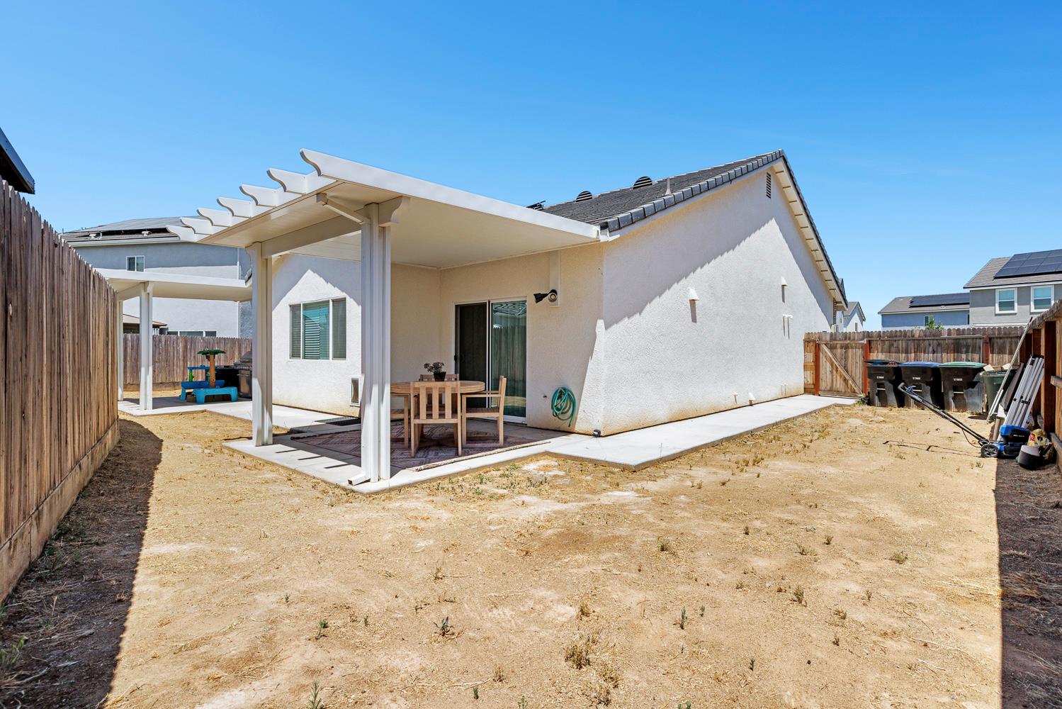 854 Blue Oak Ln W, Madera, CA 93636