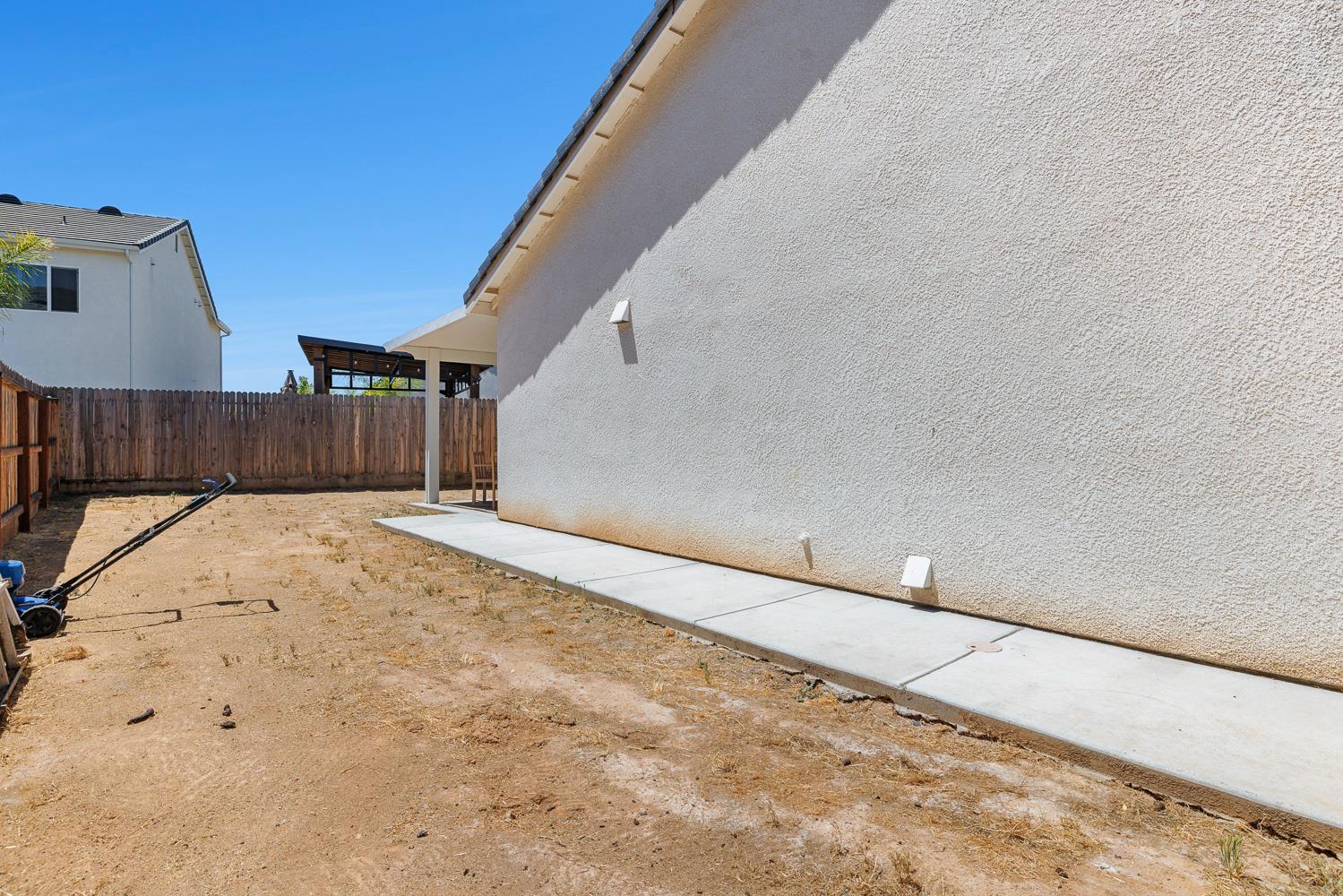 854 Blue Oak Ln W, Madera, CA 93636