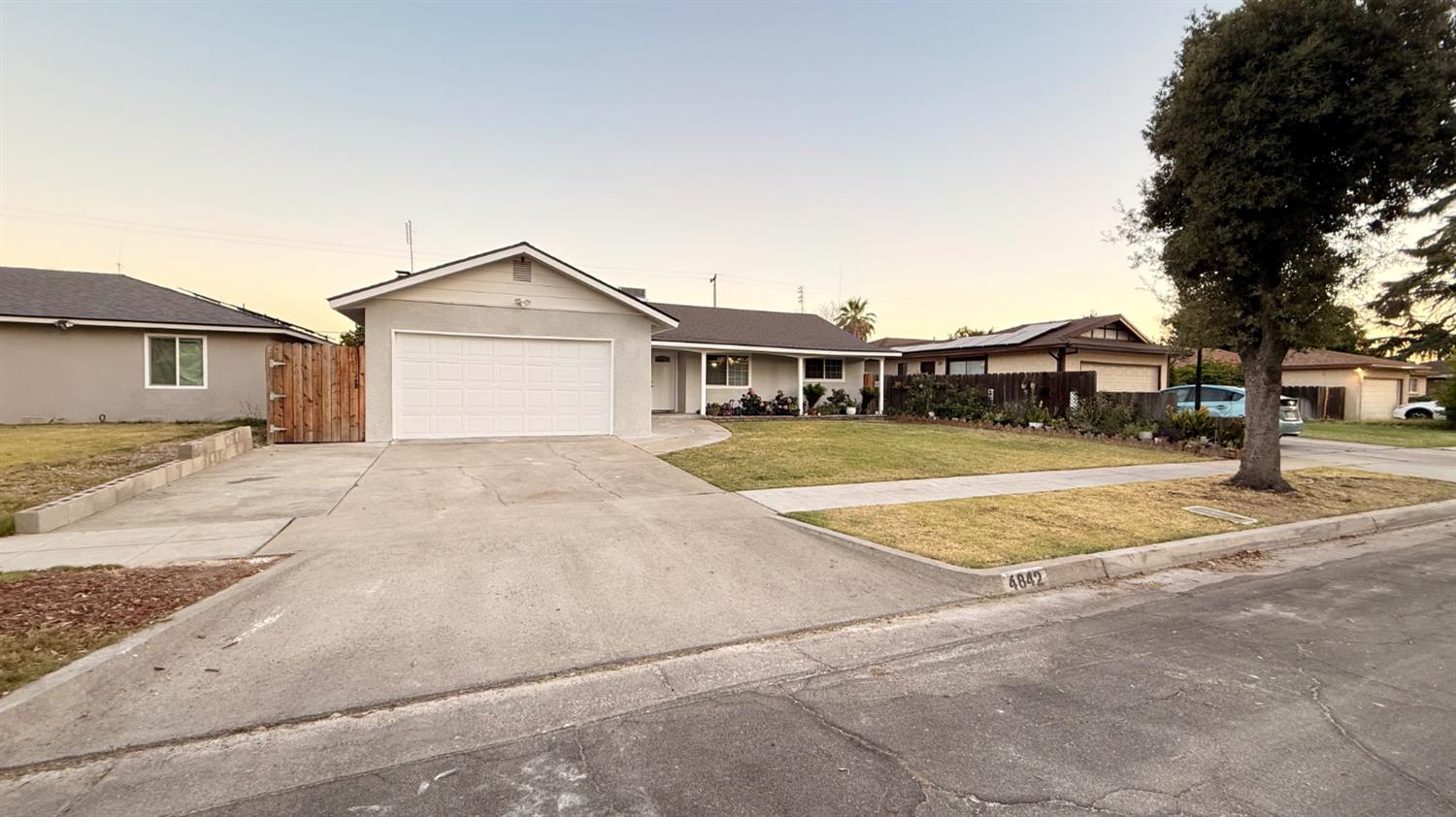 4842 E San Gabriel Ave, Fresno, CA 93726