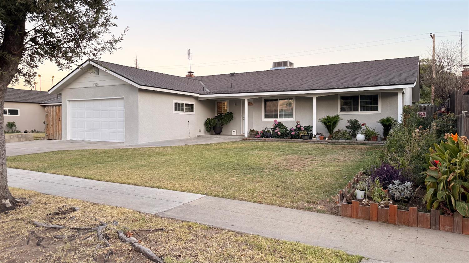 4842 E San Gabriel Ave, Fresno, CA 93726