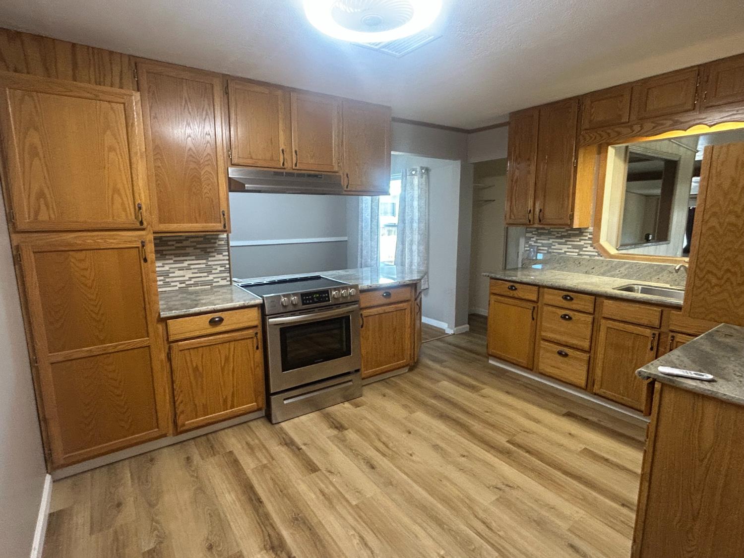 404 E San Mateo St, Avenal, CA 93204