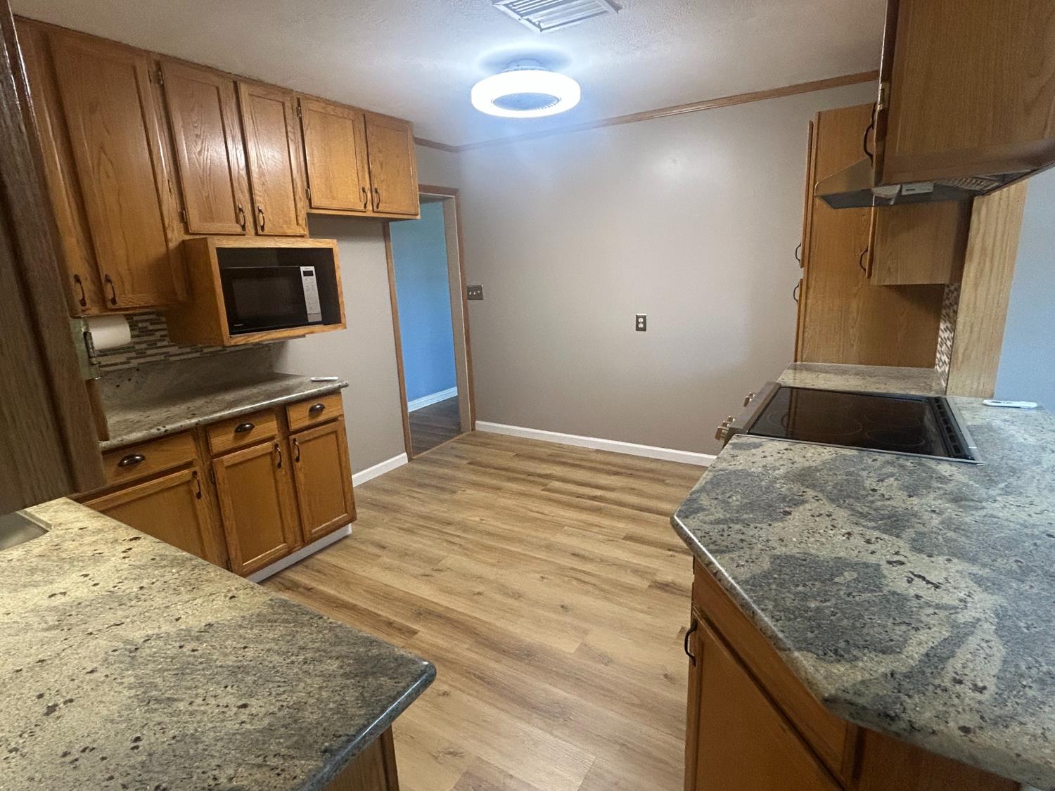 404 E San Mateo St, Avenal, CA 93204