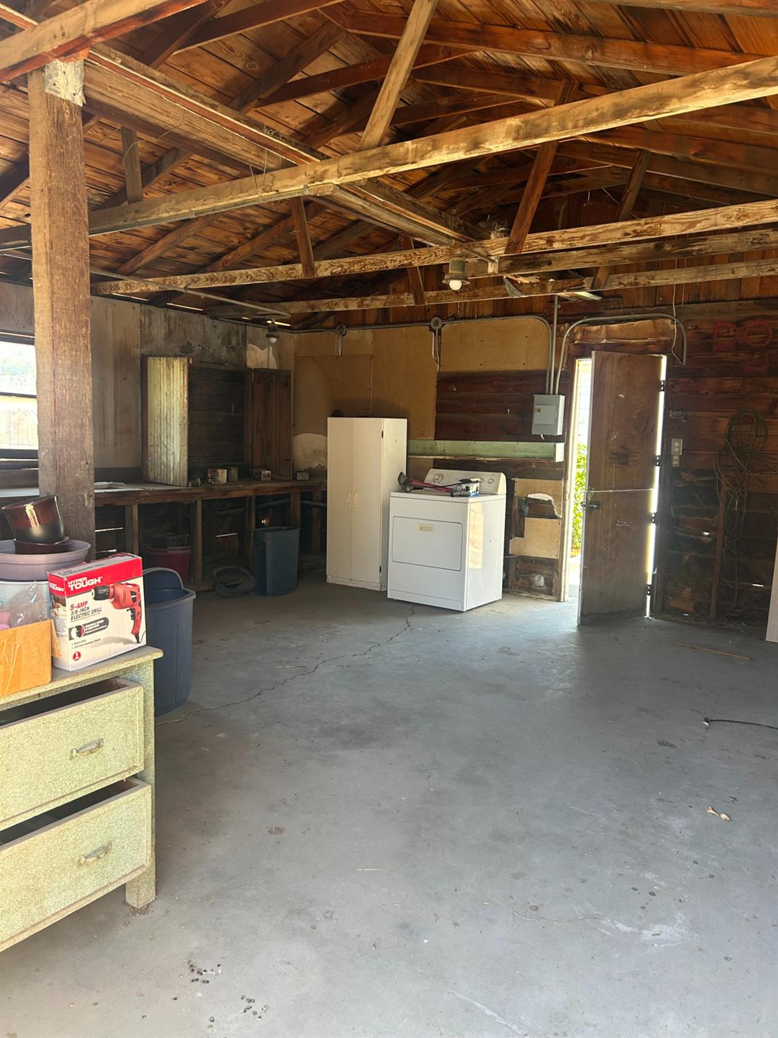 404 E San Mateo St, Avenal, CA 93204