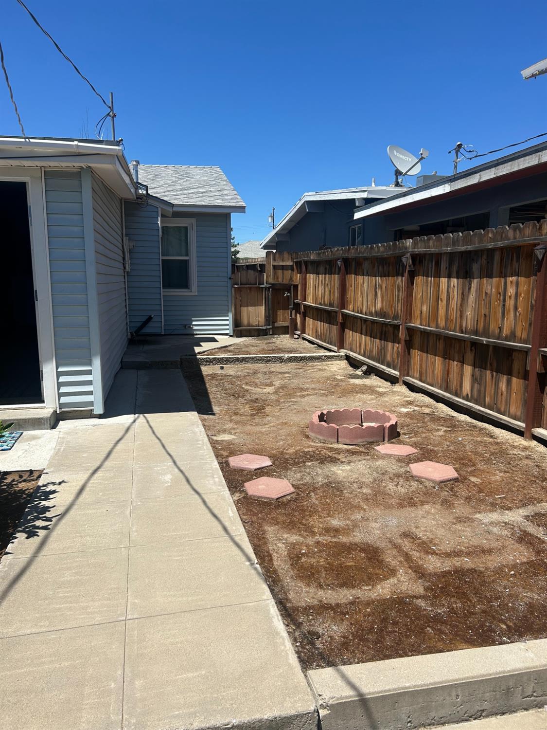 404 E San Mateo St, Avenal, CA 93204