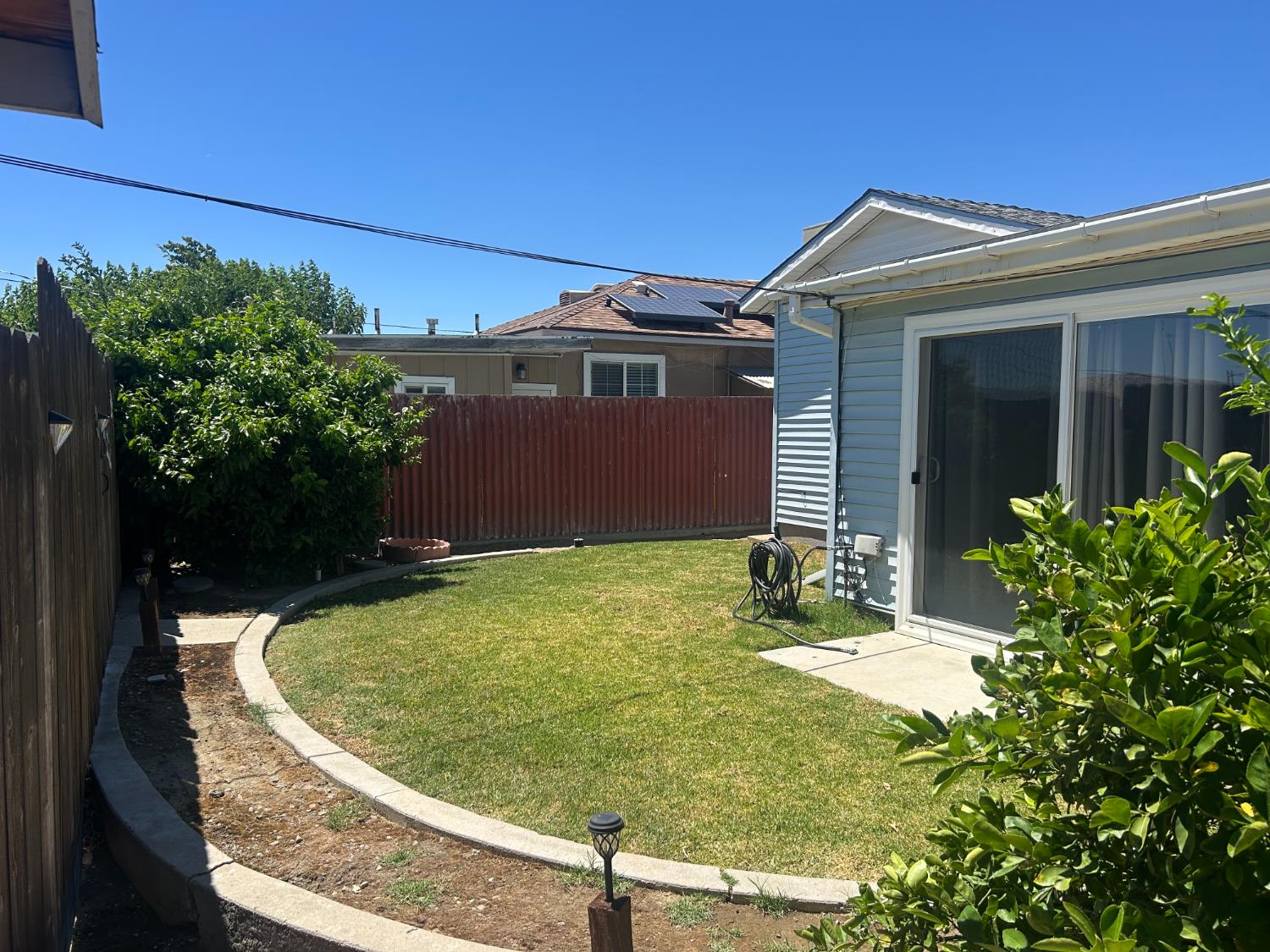404 E San Mateo St, Avenal, CA 93204