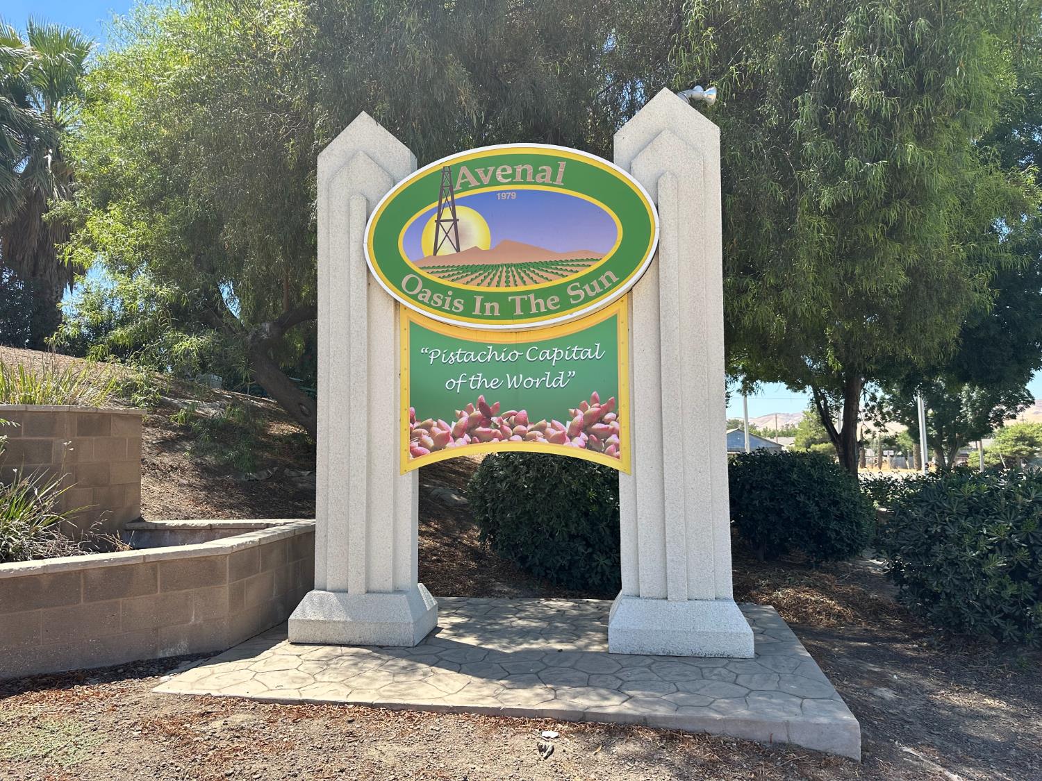 404 E San Mateo St, Avenal, CA 93204