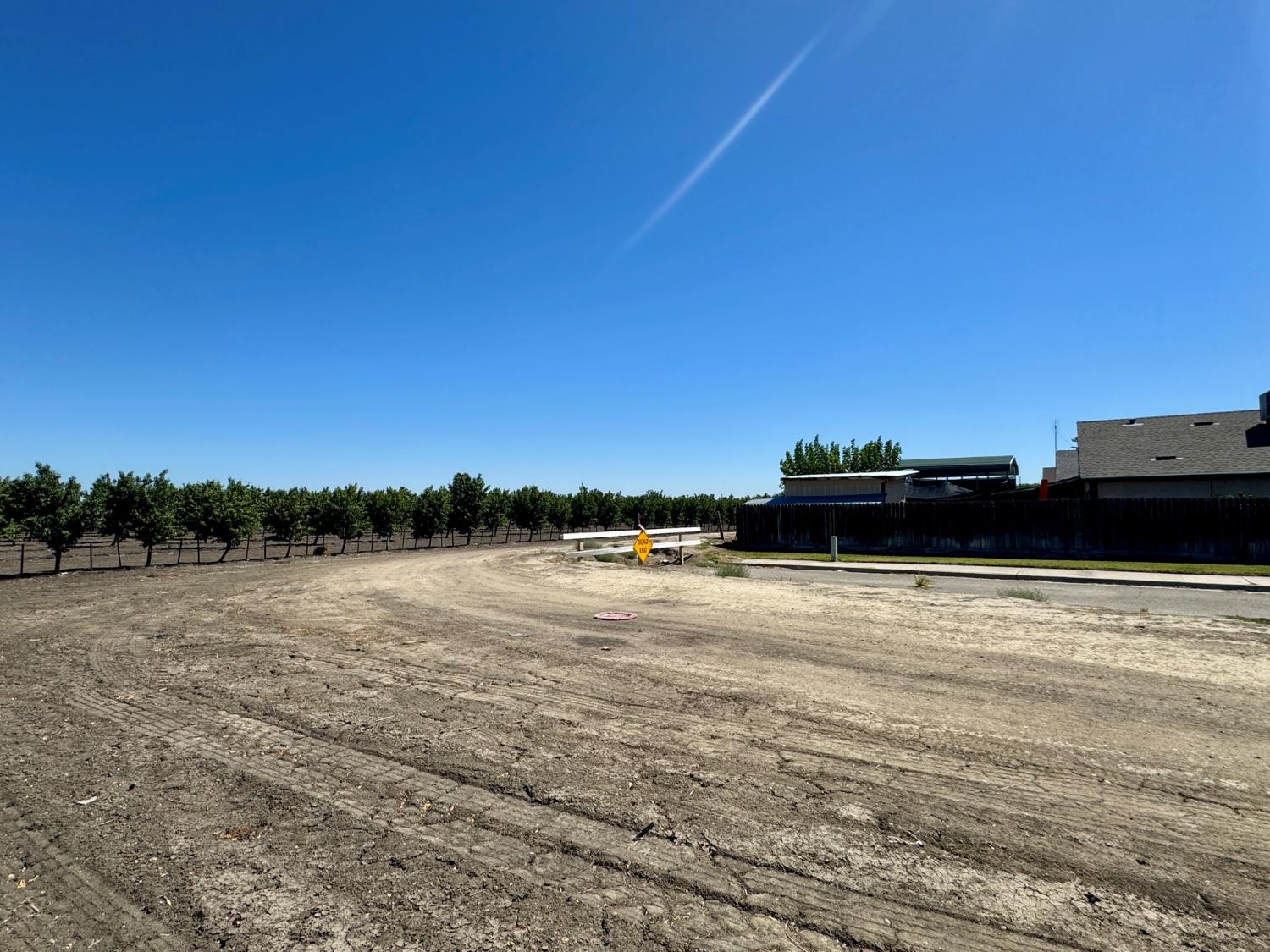1 Placer Ave, San Joaquin, CA 93660