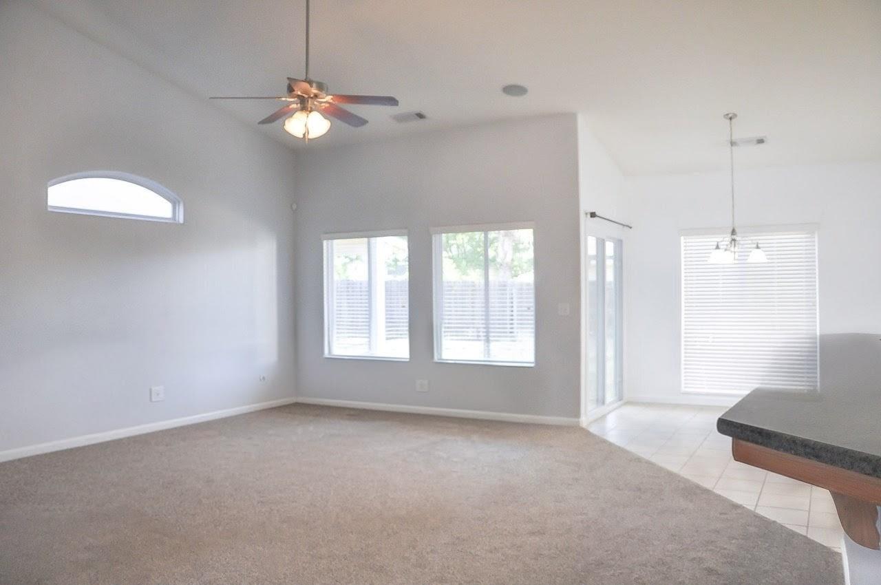 2454 kelty meadow ave, Tulare, CA 93274