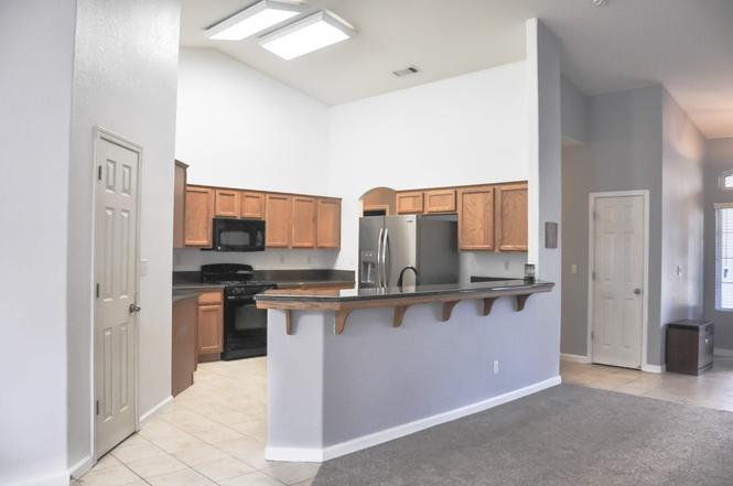 2454 kelty meadow ave, Tulare, CA 93274