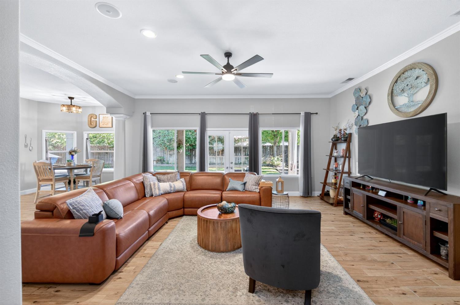 2112 Austin Ave, Clovis, CA 93611