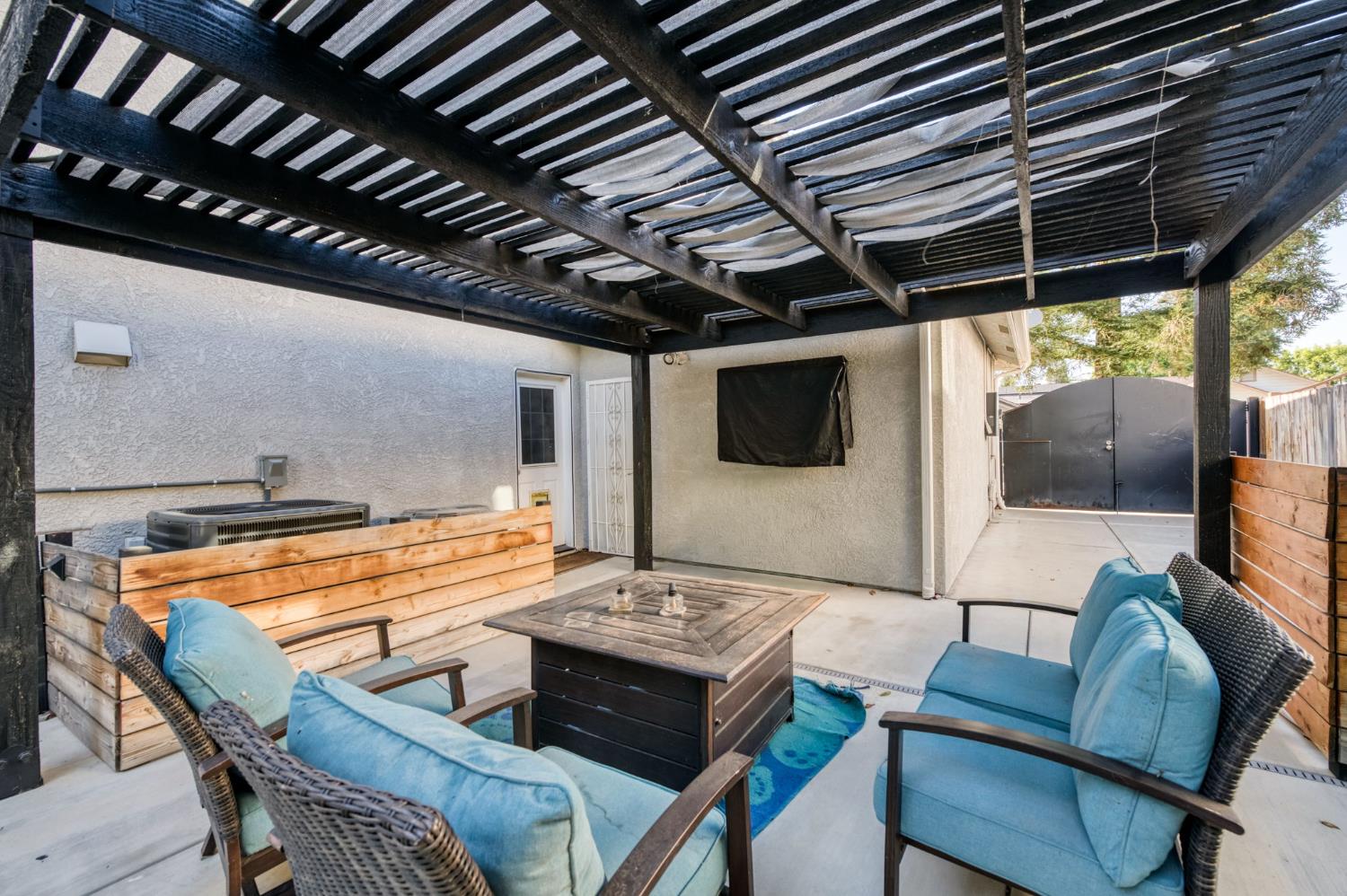 2112 Austin Ave, Clovis, CA 93611