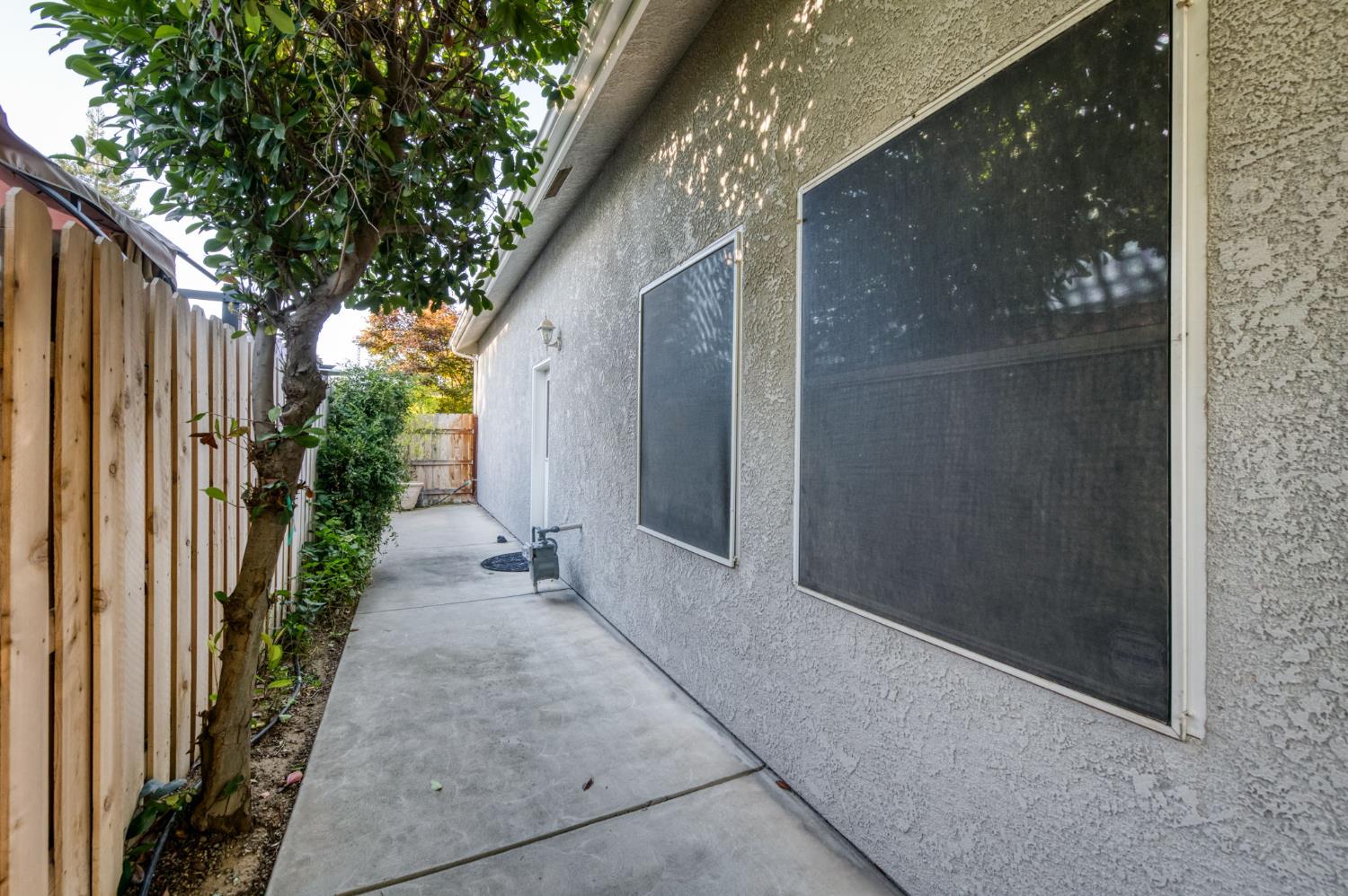 2112 Austin Ave, Clovis, CA 93611