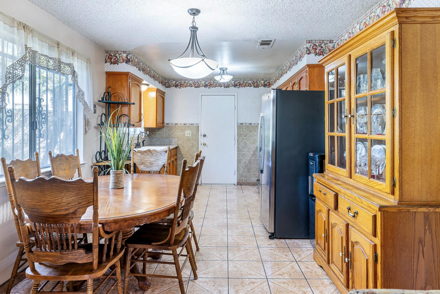 222 E Central Ave, Madera, CA 93638