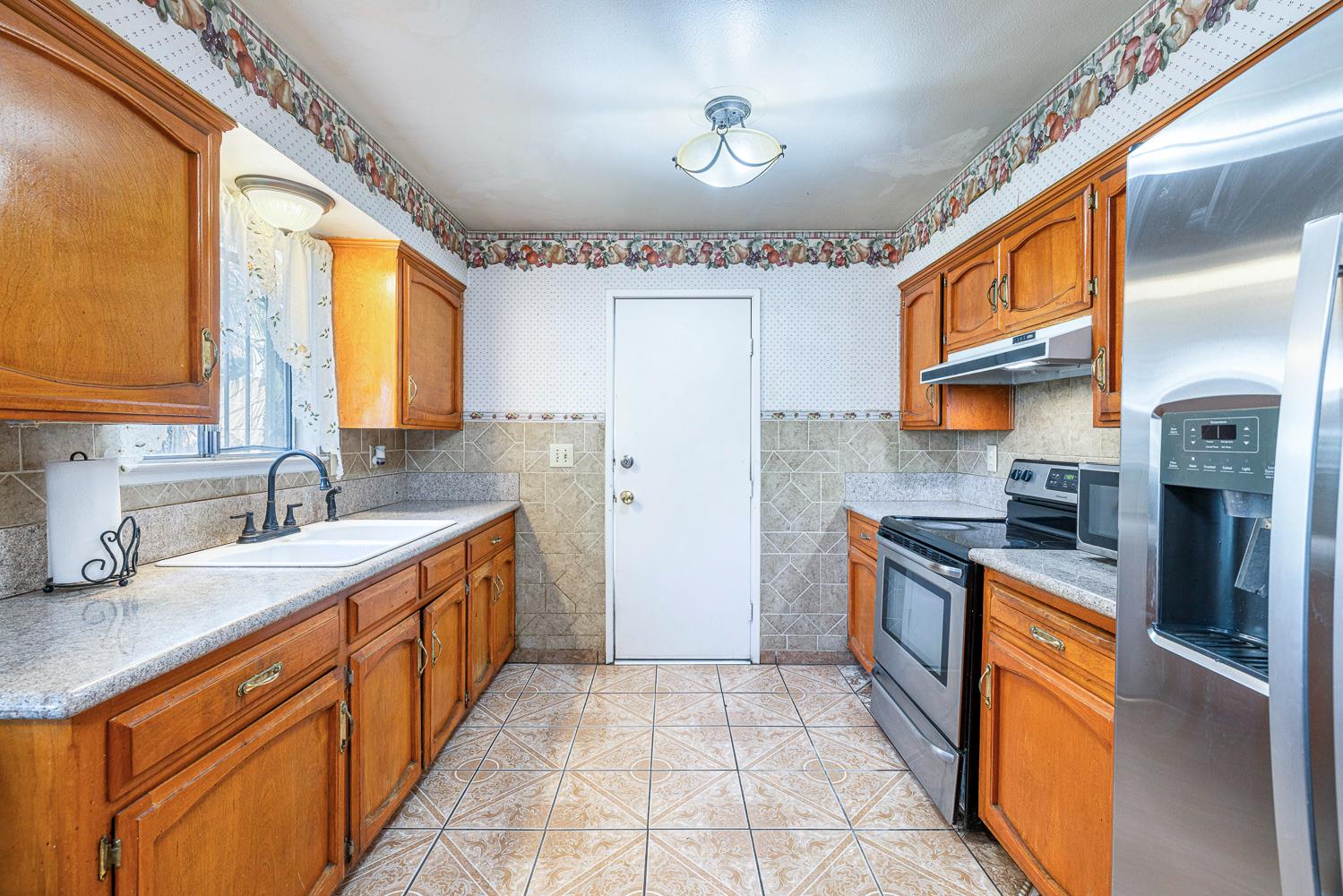 222 E Central Ave, Madera, CA 93638