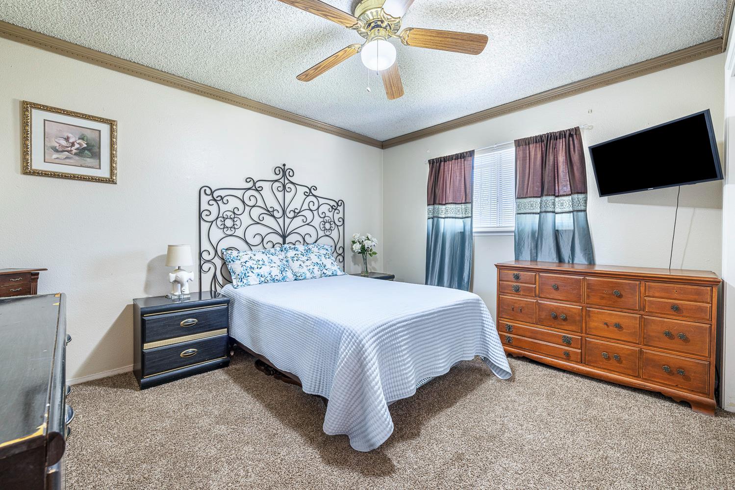 222 E Central Ave, Madera, CA 93638