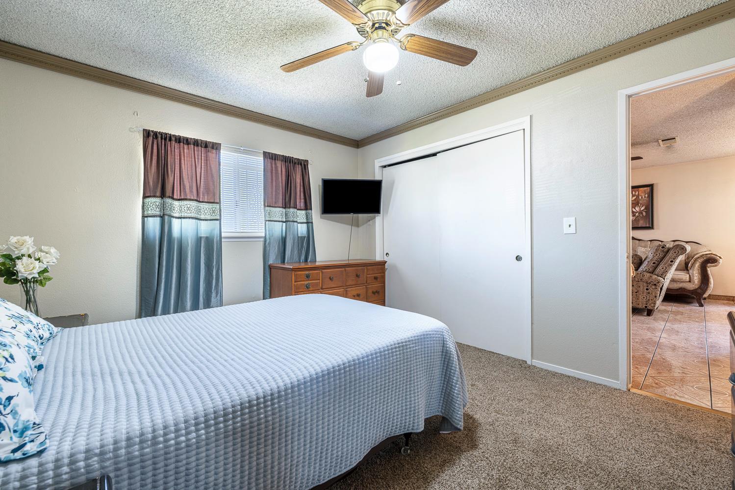 222 E Central Ave, Madera, CA 93638