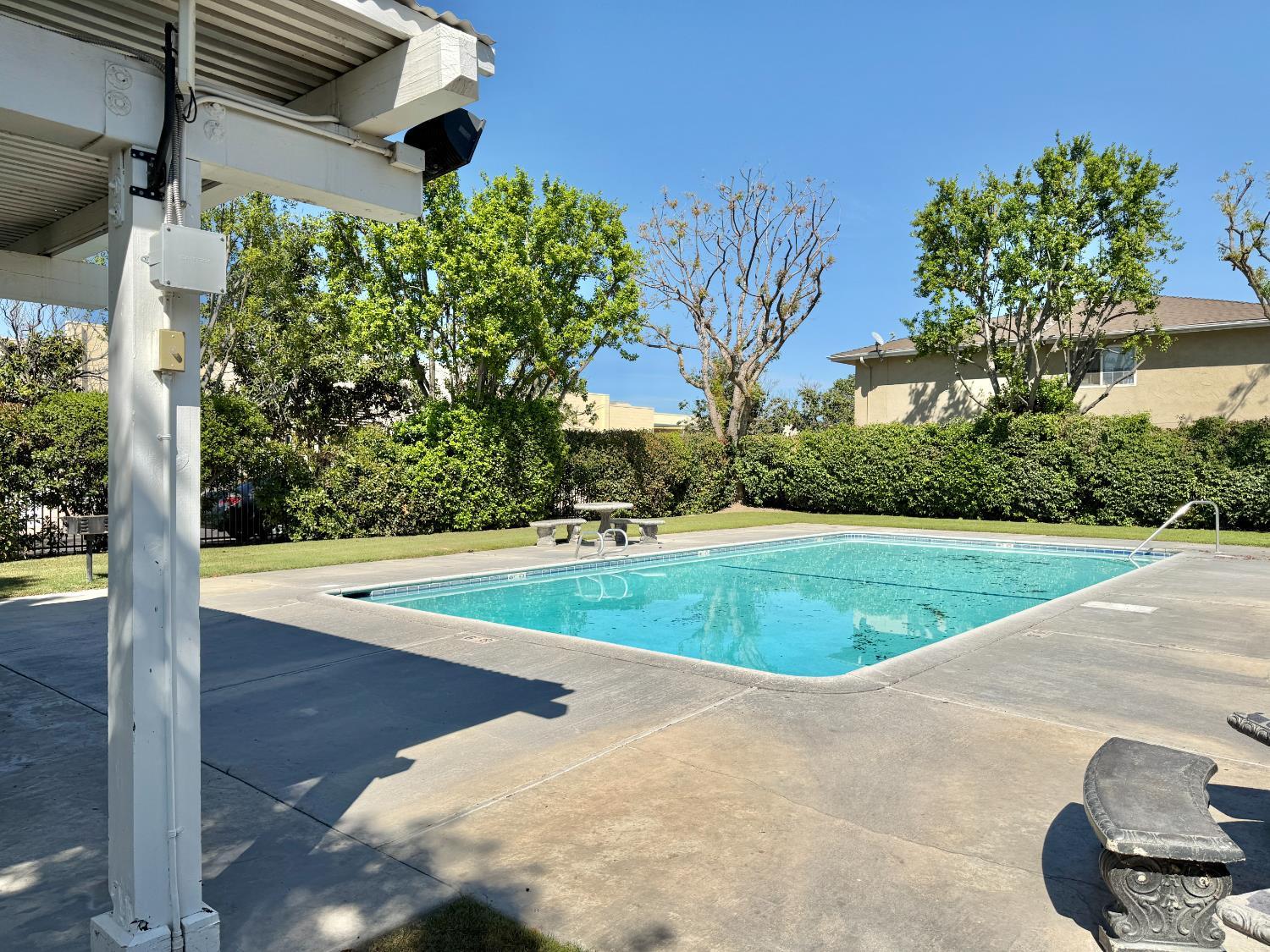 495 W Santa Ana Ave #4, Clovis, CA 93612