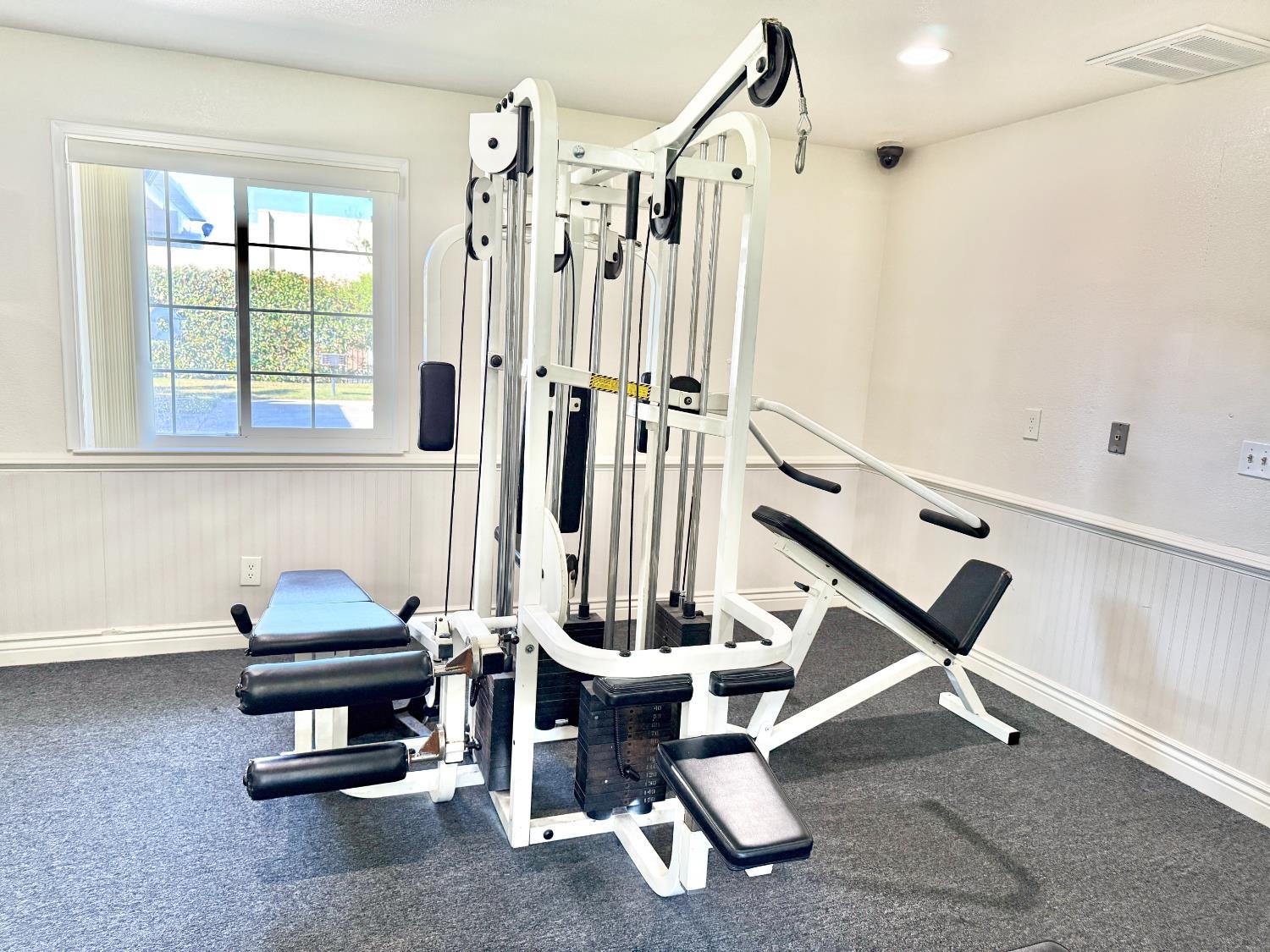 495 W Santa Ana Ave #4, Clovis, CA 93612