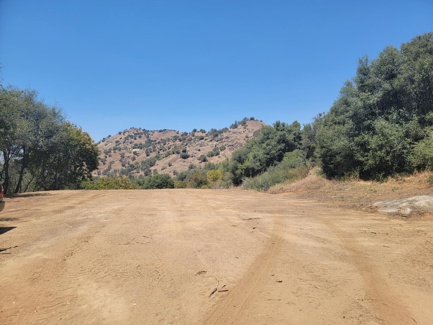 533 Lot Mound Ln, Yokuts Valley, CA 93675