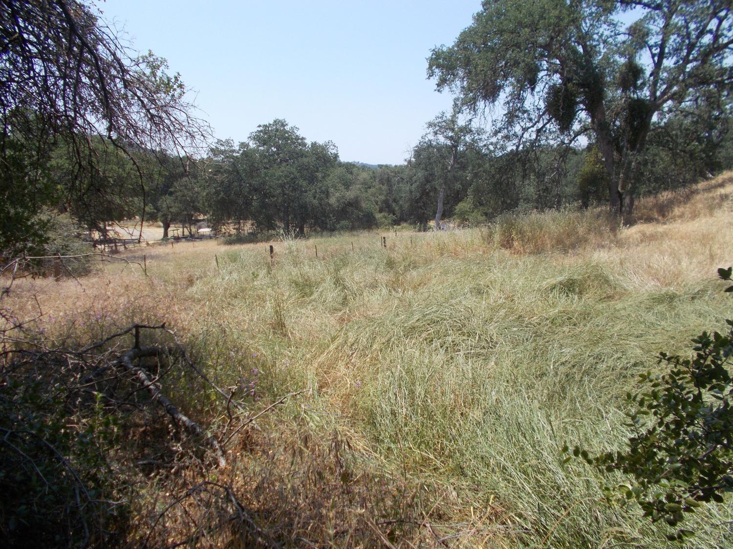 533 Lot Mound Ln, Yokuts Valley, CA 93675