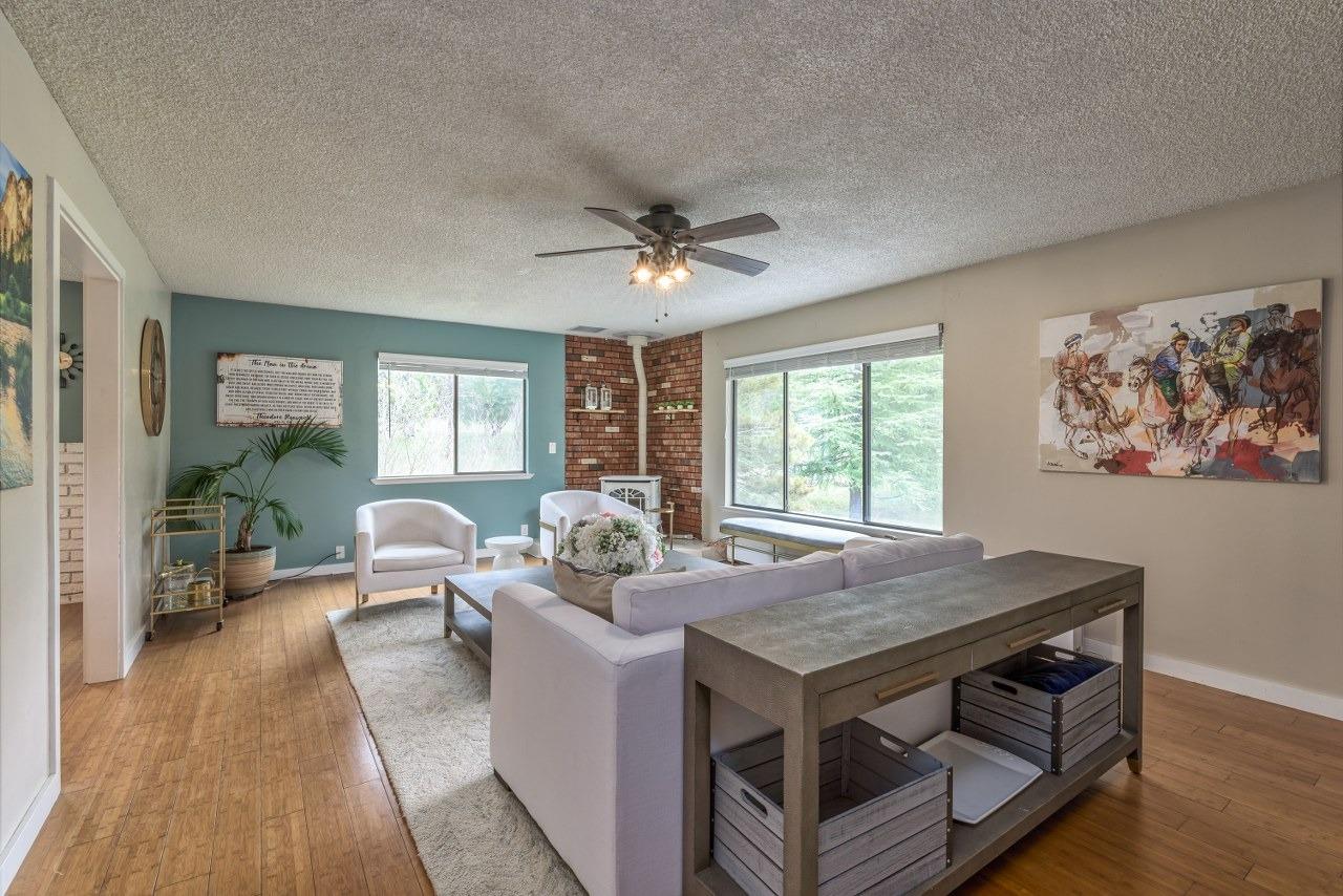 45221 Big Oak Ln, Oakhurst, CA 93644