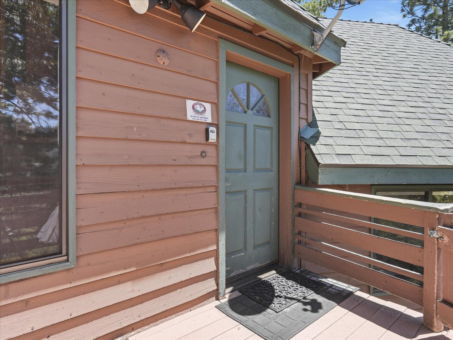 7273 Yosemite Park Way, Yosemite West, CA 95389