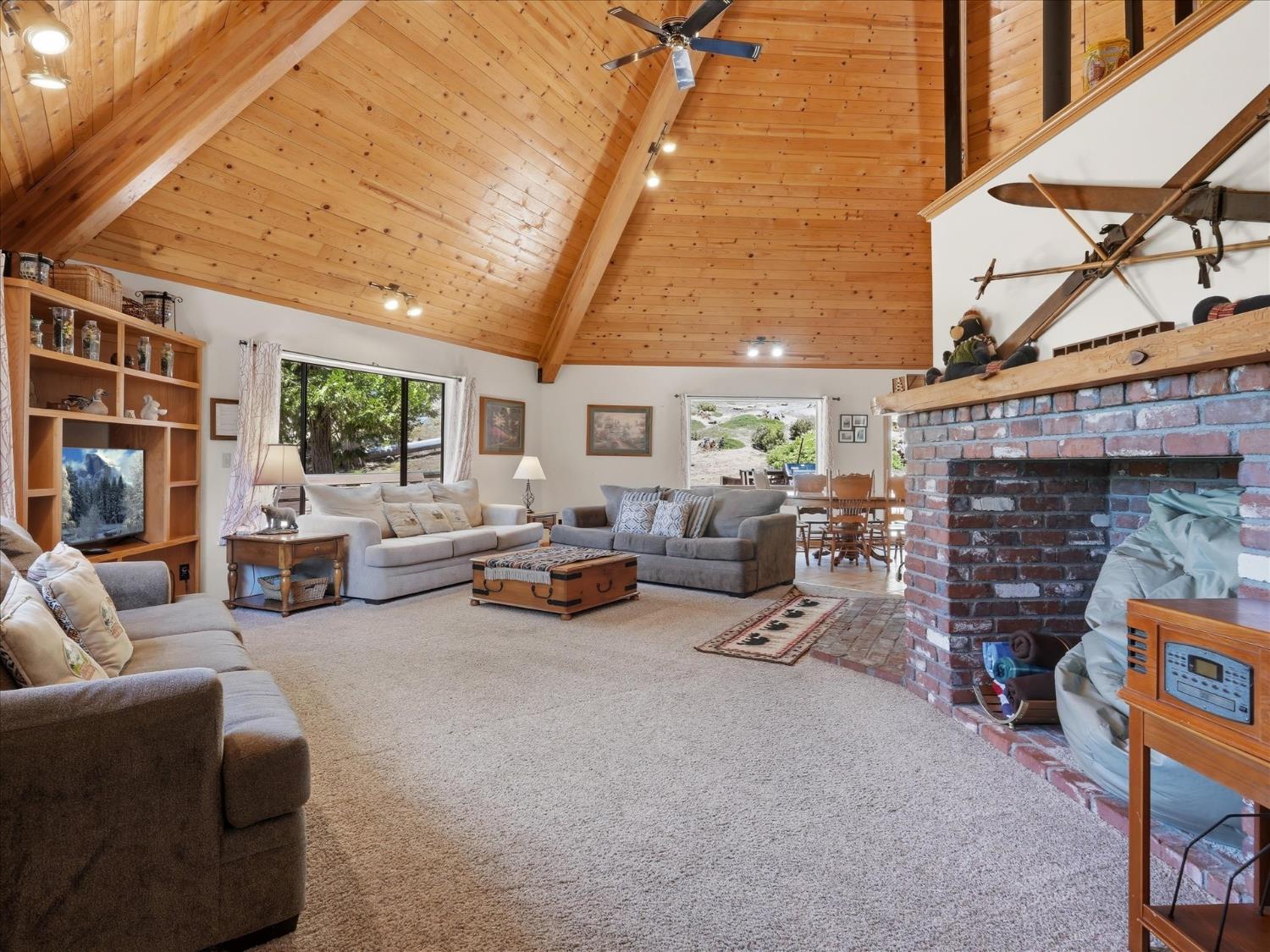 7273 Yosemite Park Way, Yosemite West, CA 95389