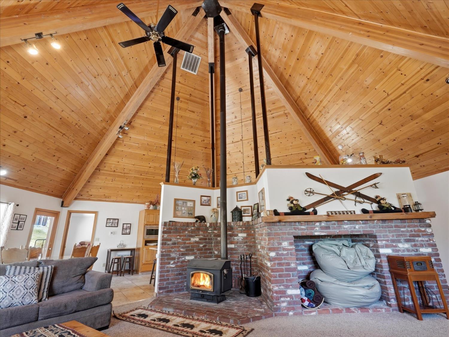 7273 Yosemite Park Way, Yosemite West, CA 95389