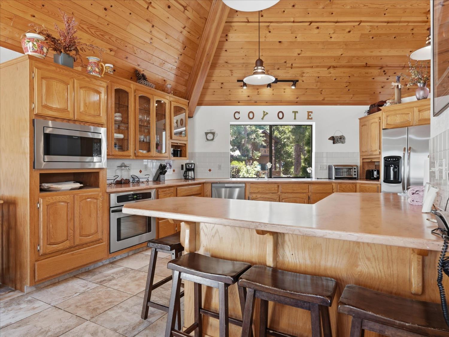 7273 Yosemite Park Way, Yosemite West, CA 95389