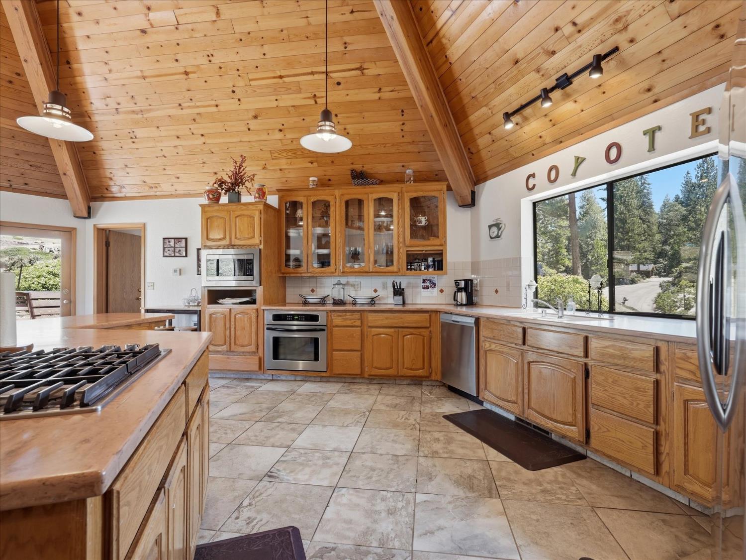 7273 Yosemite Park Way, Yosemite West, CA 95389