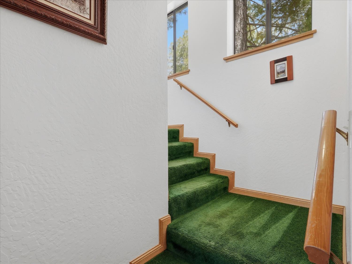 7273 Yosemite Park Way, Yosemite West, CA 95389