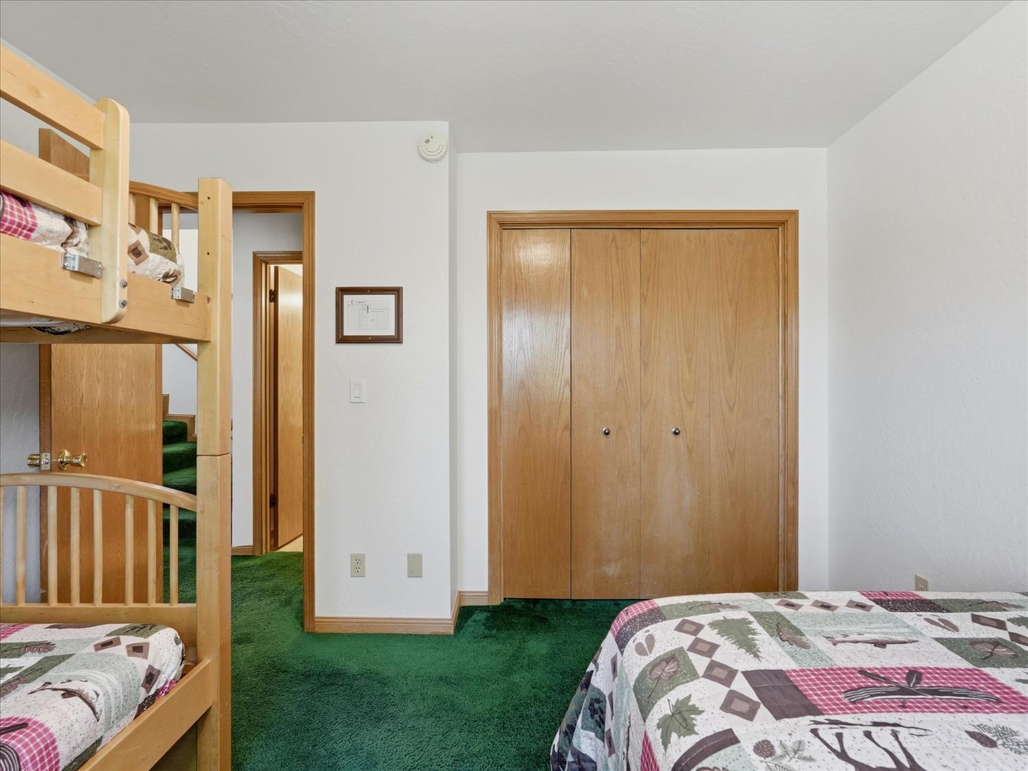 7273 Yosemite Park Way, Yosemite West, CA 95389