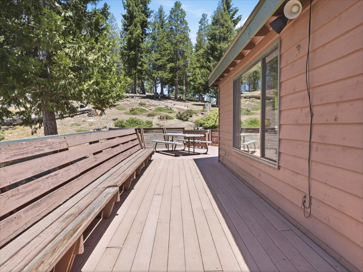 7273 Yosemite Park Way, Yosemite West, CA 95389