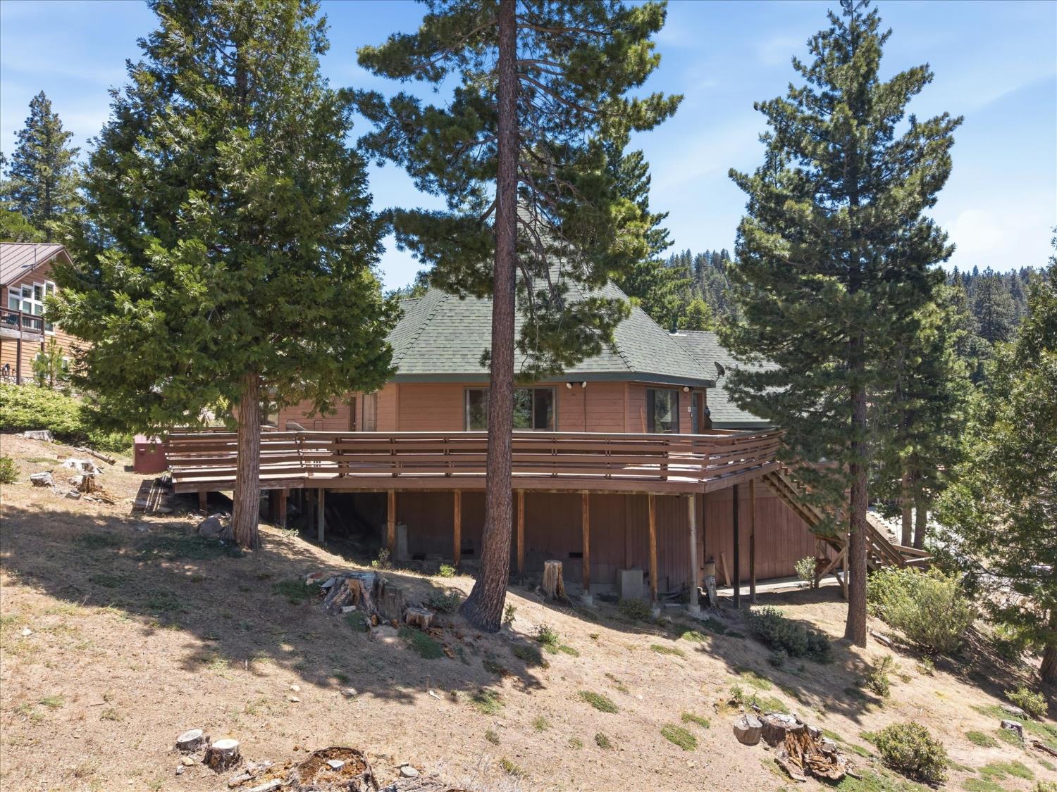 7273 Yosemite Park Way, Yosemite West, CA 95389