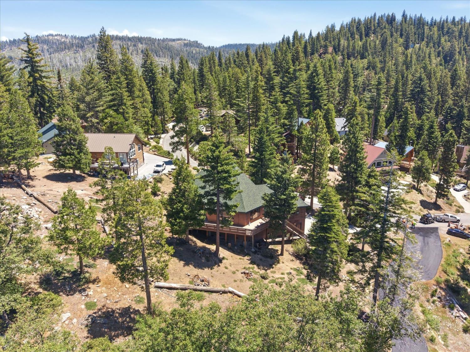 7273 Yosemite Park Way, Yosemite West, CA 95389