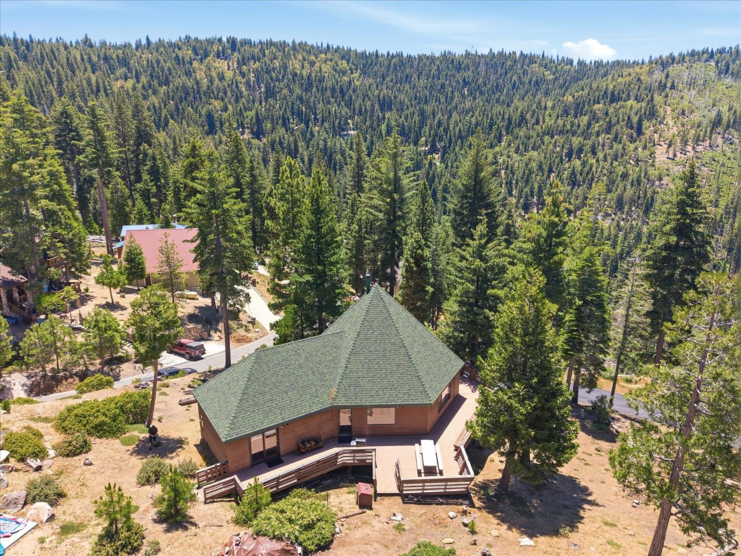 7273 Yosemite Park Way, Yosemite West, CA 95389