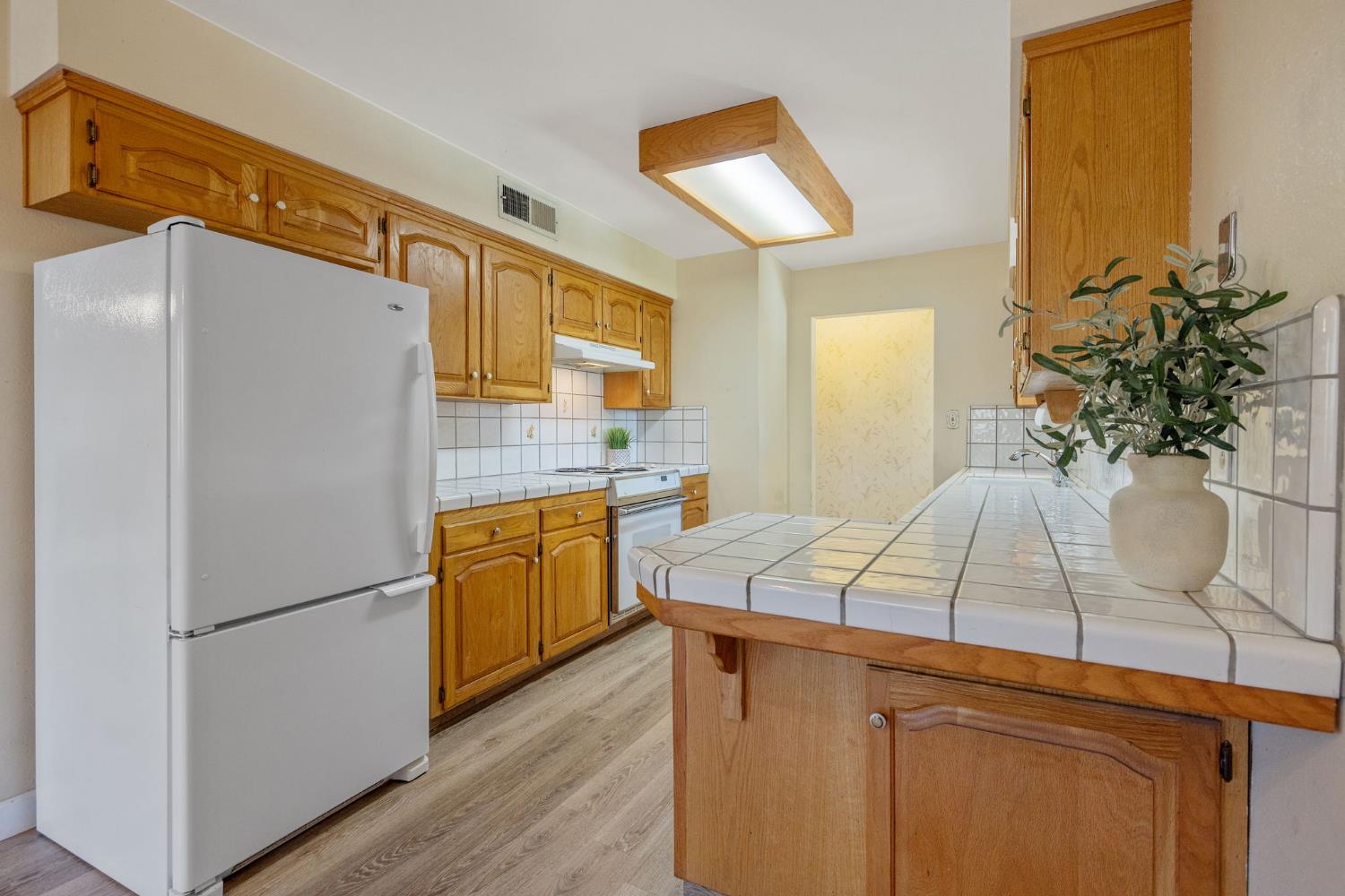 4909 E Fillmore Avenue S, Fresno, CA 93727