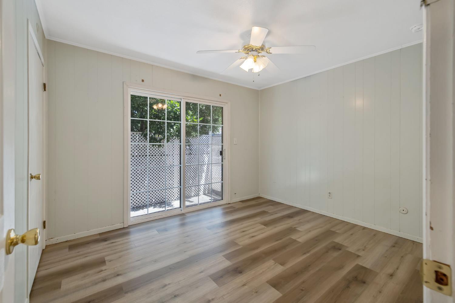 4909 E Fillmore Avenue S, Fresno, CA 93727