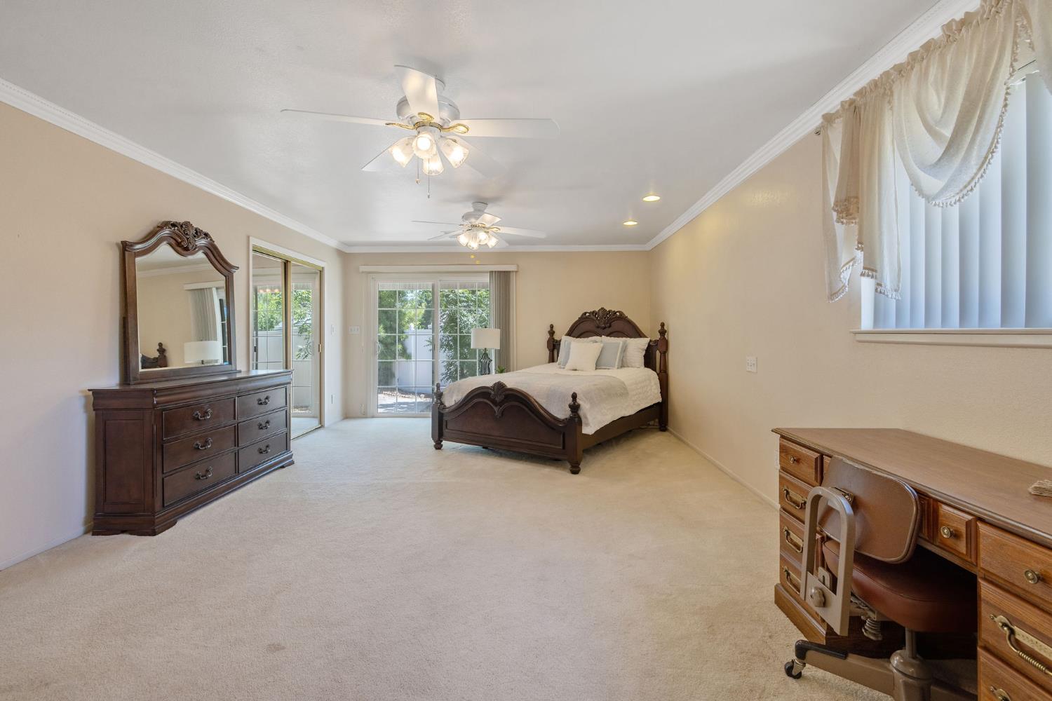 4909 E Fillmore Avenue S, Fresno, CA 93727
